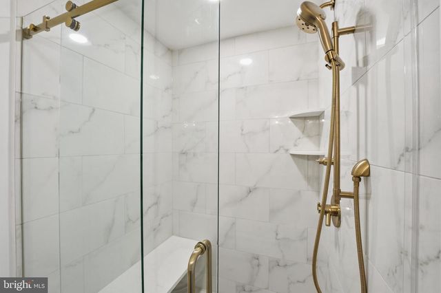 6802 SYDENSTRICKER RD, Springfield, VA 22152