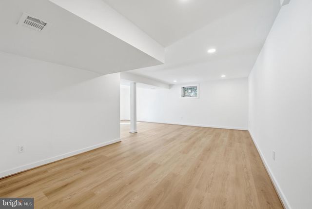 6802 SYDENSTRICKER RD, Springfield, VA 22152