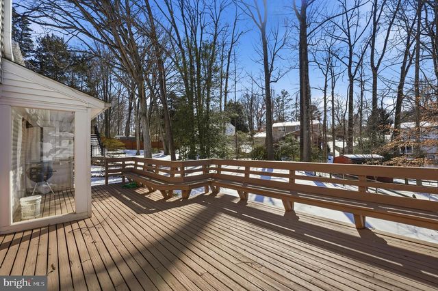 6802 SYDENSTRICKER RD, Springfield, VA 22152