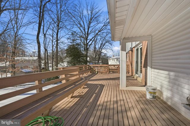 6802 SYDENSTRICKER RD, Springfield, VA 22152