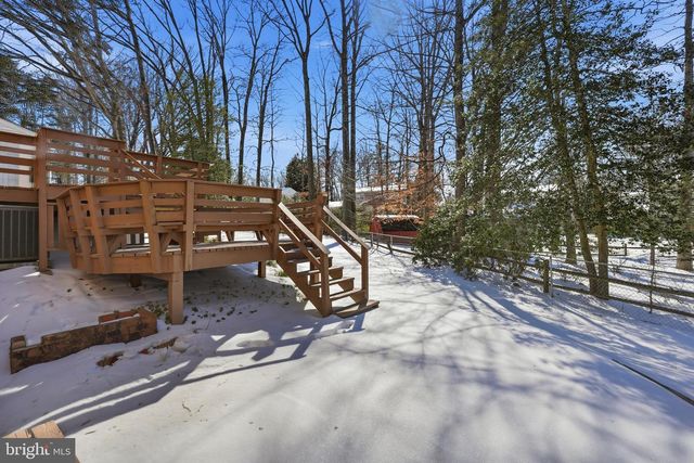 6802 SYDENSTRICKER RD, Springfield, VA 22152