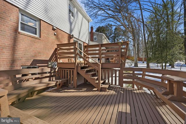 6802 SYDENSTRICKER RD, Springfield, VA 22152