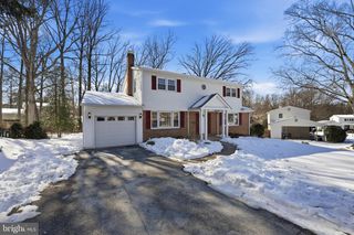 6802 SYDENSTRICKER RD, Springfield, VA 22152