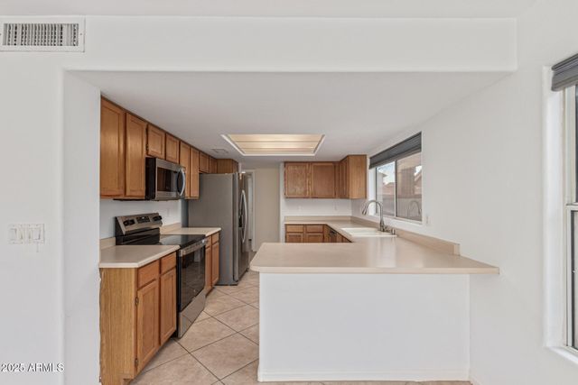 1326 E HELENA Drive, Phoenix, AZ 85022