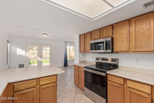 1326 E HELENA Drive, Phoenix, AZ 85022