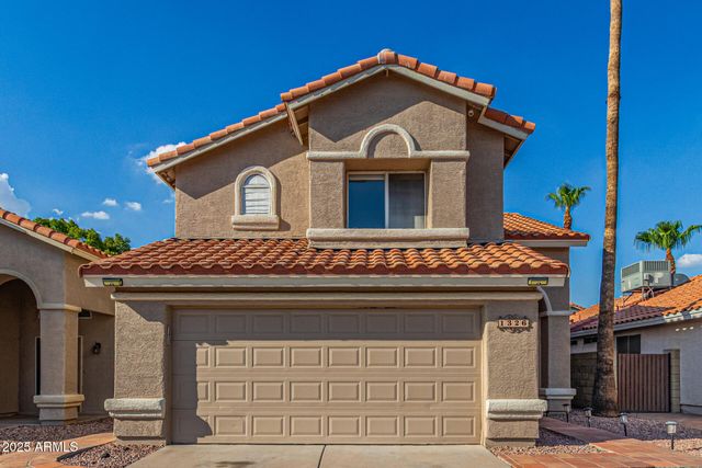 1326 E HELENA Drive, Phoenix, AZ 85022