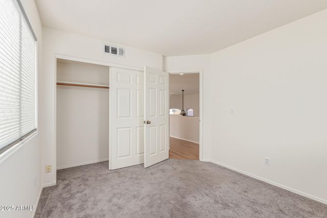 1326 E HELENA Drive, Phoenix, AZ 85022