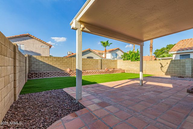 1326 E HELENA Drive, Phoenix, AZ 85022