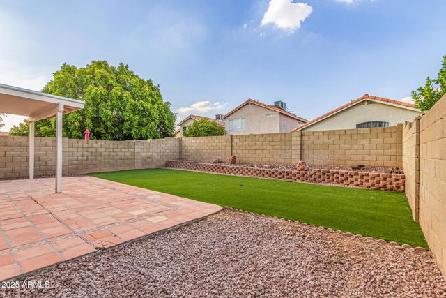 1326 E HELENA Drive, Phoenix, AZ 85022