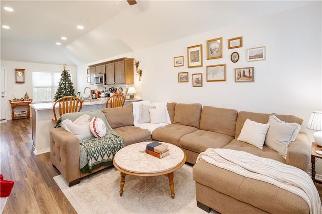 2799 Messenger Way, Bryan, TX 77803