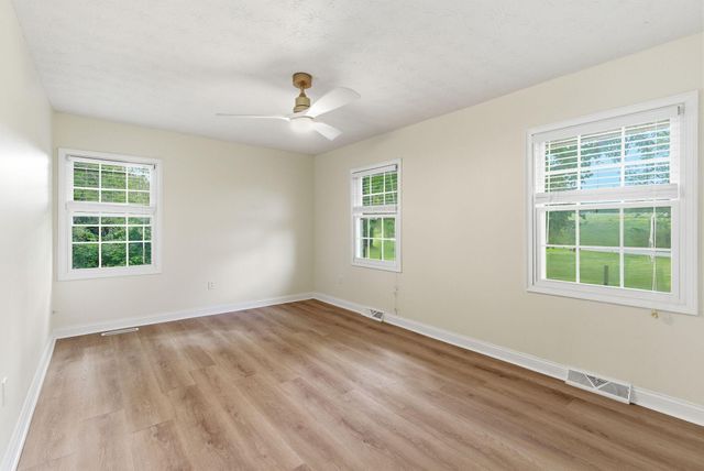 1690 Menelaus Road, Berea, KY 40403