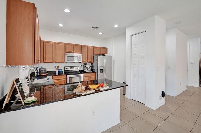 650 NE 191st Ter, Miami, FL 33179