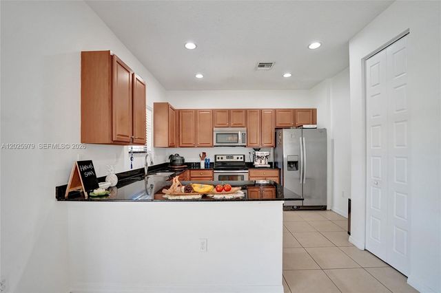 650 NE 191st Ter, Miami, FL 33179