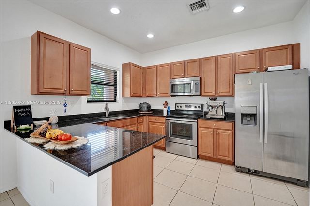 650 NE 191st Ter, Miami, FL 33179