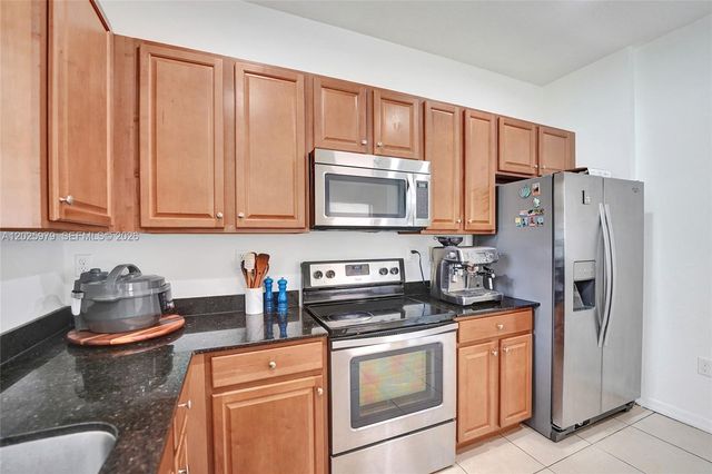 650 NE 191st Ter, Miami, FL 33179