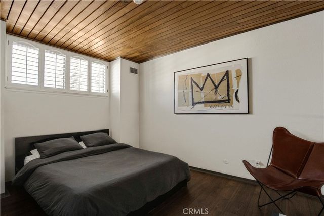 10926 Bluffside Drive 35, Studio City, CA 91604