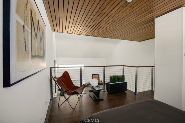 10926 Bluffside Drive 35, Studio City, CA 91604