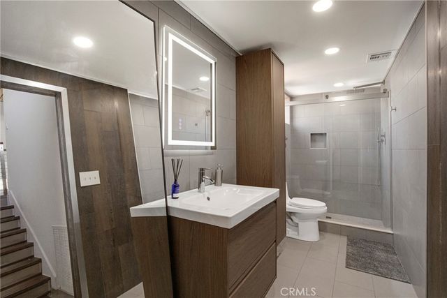 10926 Bluffside Drive 35, Studio City, CA 91604