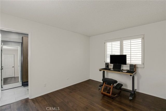 10926 Bluffside Drive 35, Studio City, CA 91604