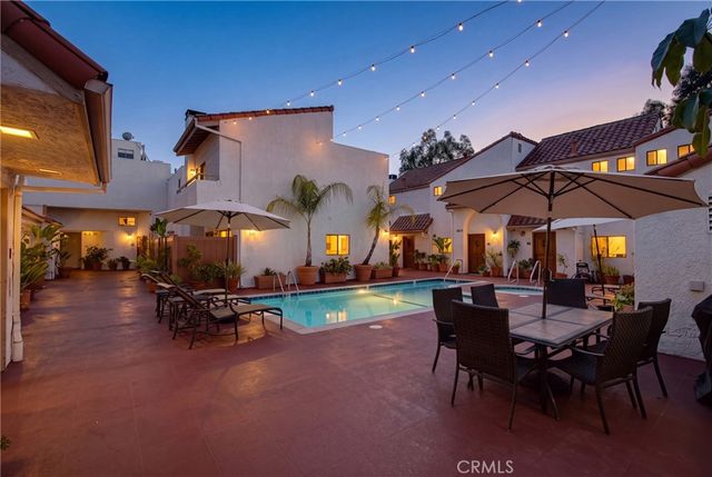 10926 Bluffside Drive 35, Studio City, CA 91604