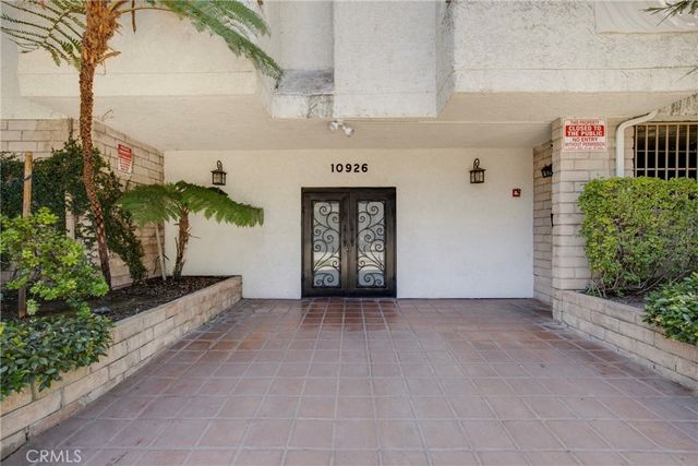 10926 Bluffside Drive 35, Studio City, CA 91604