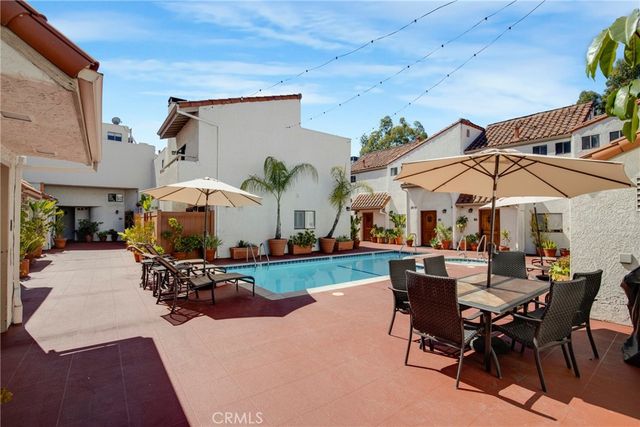10926 Bluffside Drive 35, Studio City, CA 91604