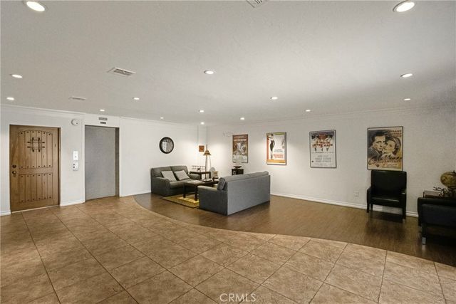 10926 Bluffside Drive 35, Studio City, CA 91604