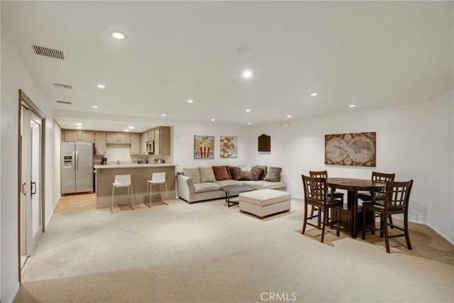 10926 Bluffside Drive 35, Studio City, CA 91604