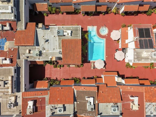 10926 Bluffside Drive 35, Studio City, CA 91604