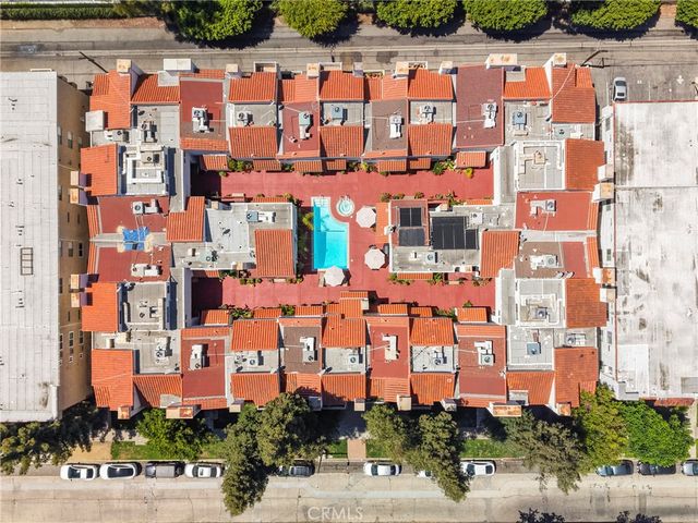10926 Bluffside Drive 35, Studio City, CA 91604