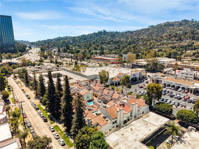 10926 Bluffside Drive 35, Studio City, CA 91604