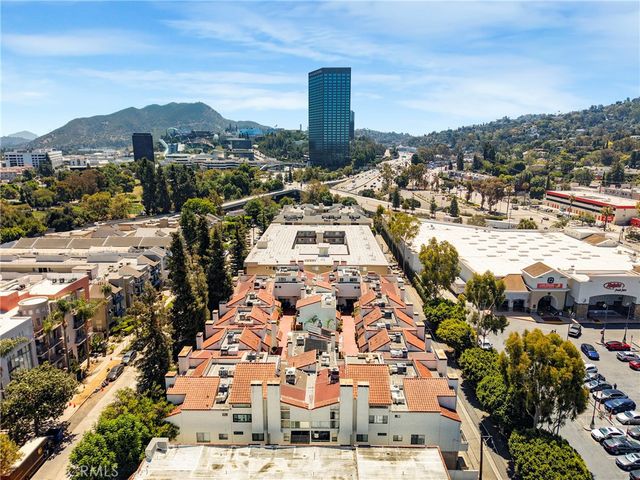 10926 Bluffside Drive 35, Studio City, CA 91604