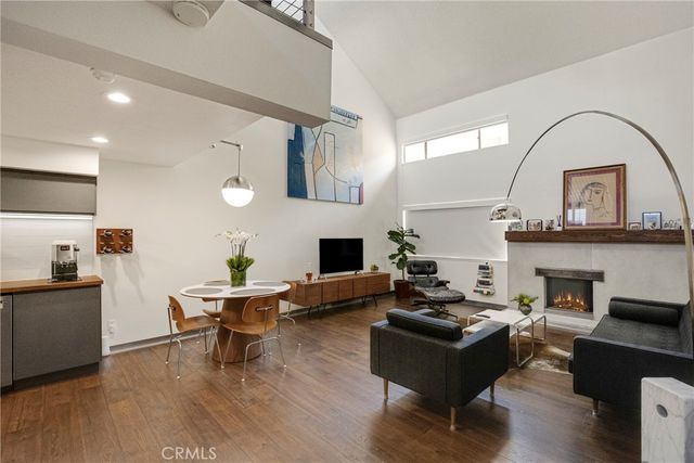 10926 Bluffside Drive 35, Studio City, CA 91604
