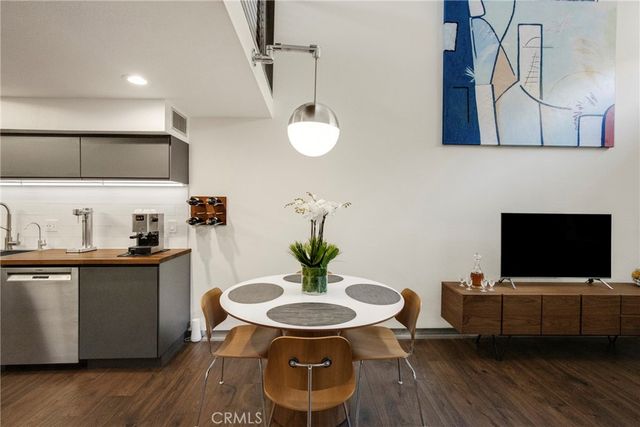 10926 Bluffside Drive 35, Studio City, CA 91604