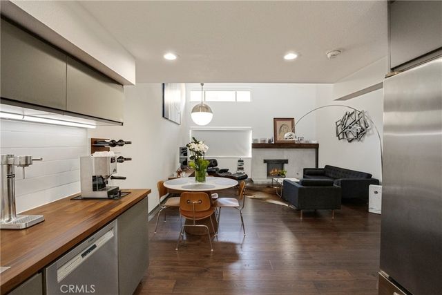 10926 Bluffside Drive 35, Studio City, CA 91604