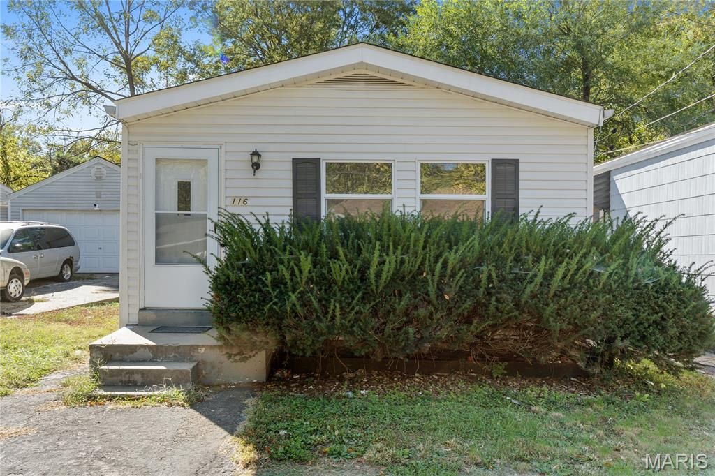 116 Barto Drive, Hazelwood, MO 63135