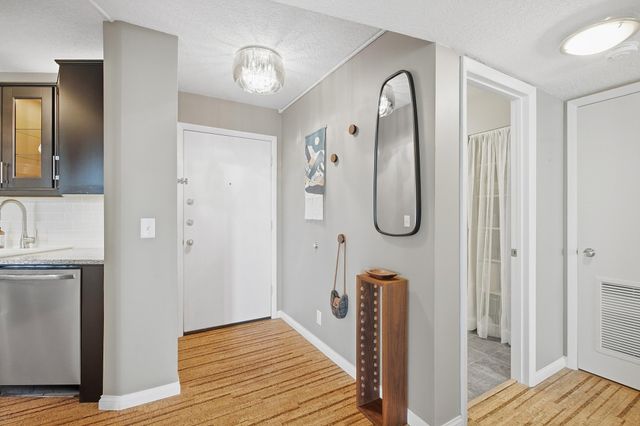 26 10th Street W 1309, Saint Paul, MN 55102