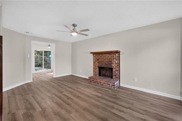 184 Timothy Lane NW, Lilburn, GA 30047