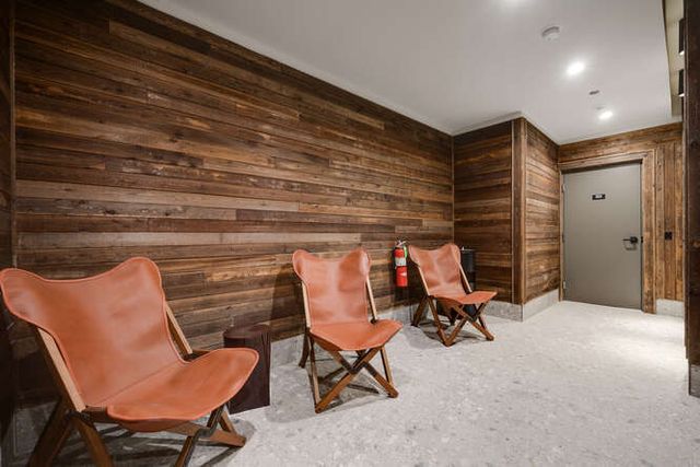 1257 N ASHLAND Avenue 402, Chicago, IL 60622