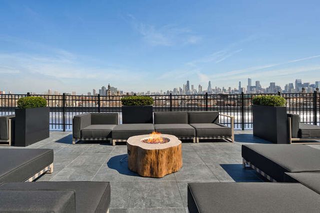 1257 N ASHLAND Avenue 402, Chicago, IL 60622