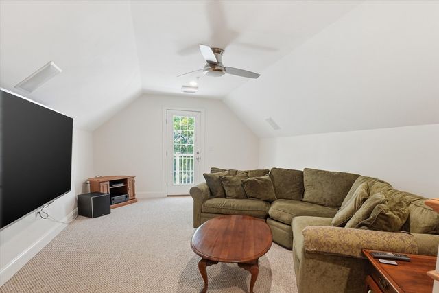 26 Clarks Hill Lane 26, Framingham, MA 01702