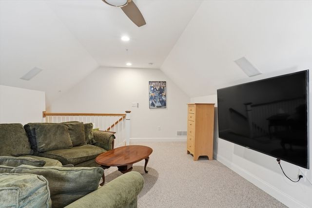 26 Clarks Hill Lane 26, Framingham, MA 01702