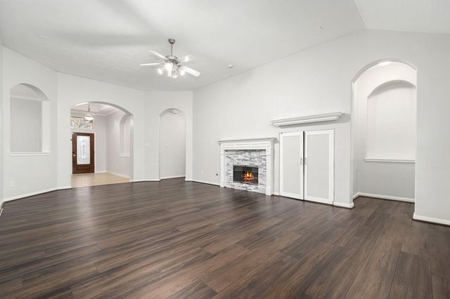 2010 Lincoln Crest Way, Sugar Land, TX 77498