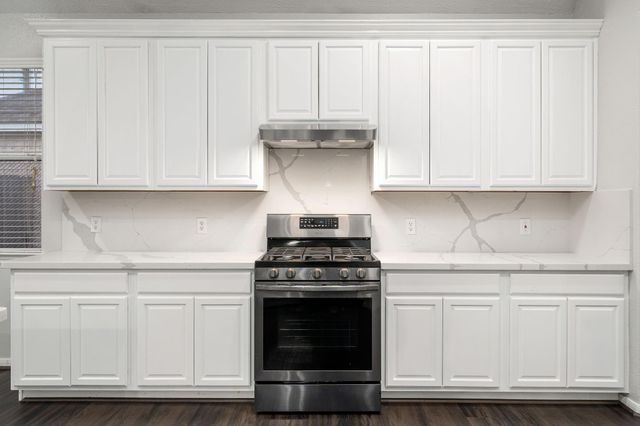 2010 Lincoln Crest Way, Sugar Land, TX 77498