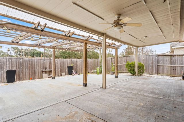 2010 Lincoln Crest Way, Sugar Land, TX 77498