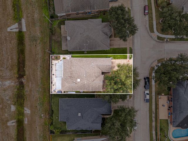 2010 Lincoln Crest Way, Sugar Land, TX 77498