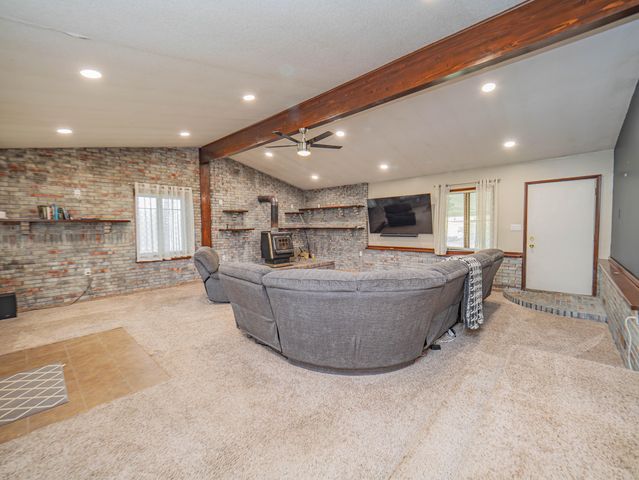 1762 COUNTY ROAD 2715, Moberly, MO 65270