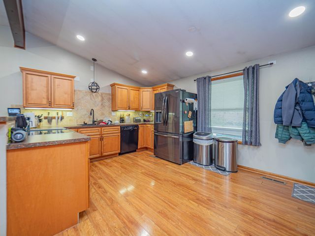 1762 COUNTY ROAD 2715, Moberly, MO 65270