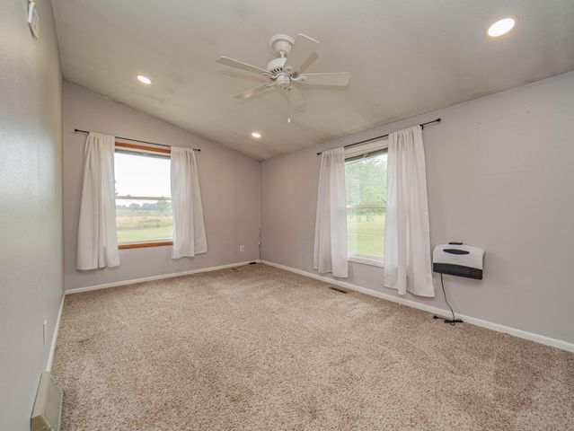 1762 COUNTY ROAD 2715, Moberly, MO 65270