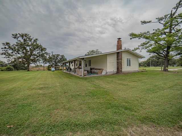 1762 COUNTY ROAD 2715, Moberly, MO 65270